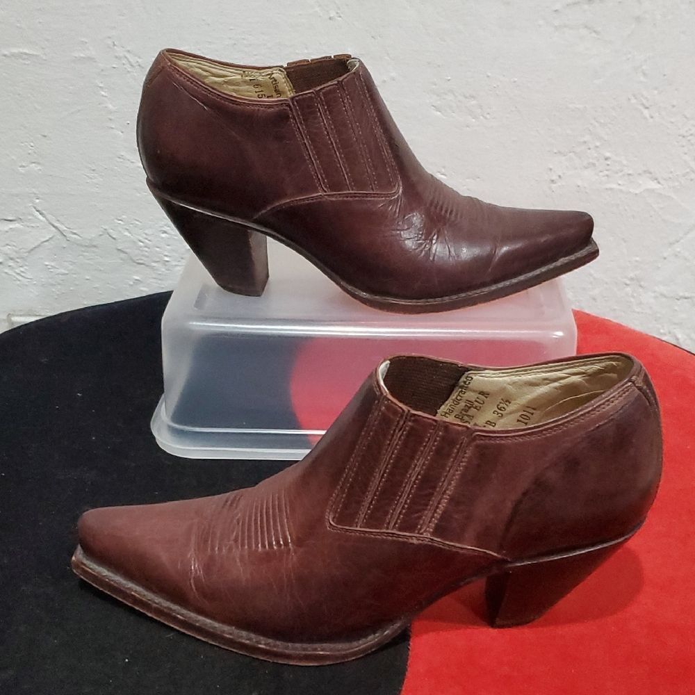 Charlie Horse Elegant Brown Leather Ankle Boots Size 6